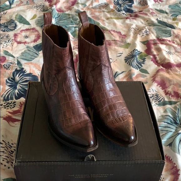 frye sacha chelsea western boots